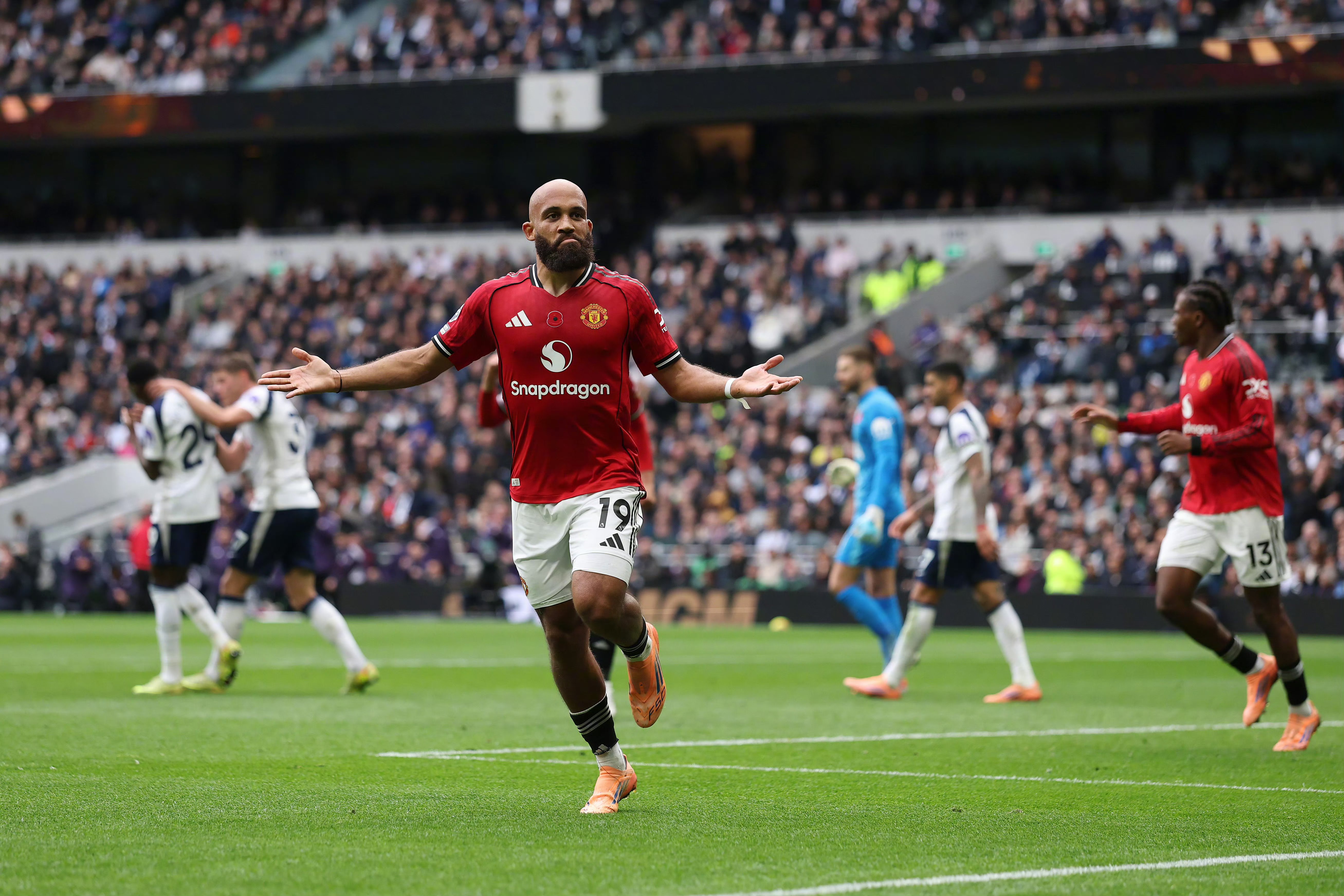 关于集结日英超焦点战，费城76人回应争议，气氛紧张，高层口径保持一致的信息