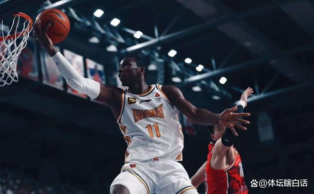 包含关键时刻北京首钢调整名单以备欧篮联，篮板制胜环节打磨，更衣室稳定，年轻球员得到机会的词条